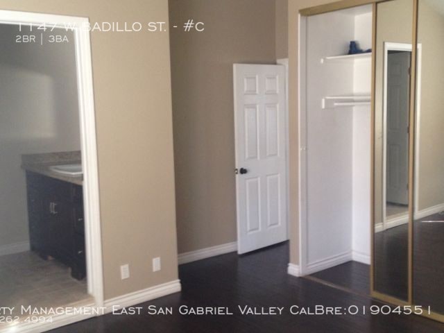 Building Photo - 1147 W Badillo St