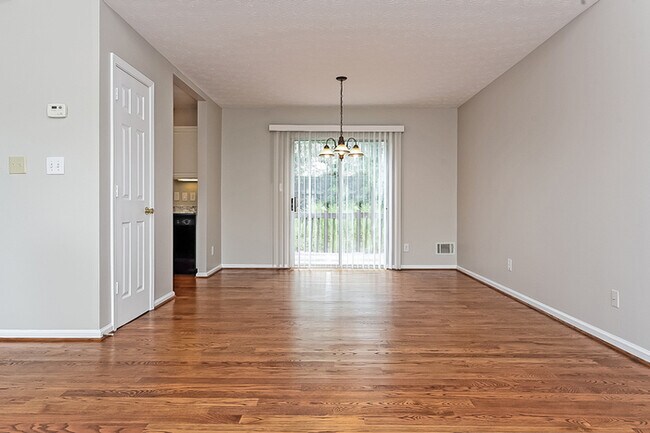 Building Photo - 1414 Leicster Ct
