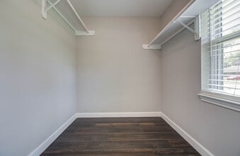 Building Photo - 11403 Braewick Dr