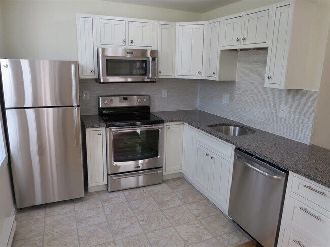 Building Photo - 35 Davis Square