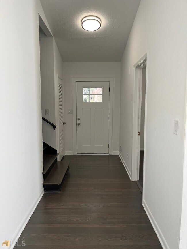 Foto del edificio - 6215 Hunting Creek Rd NE