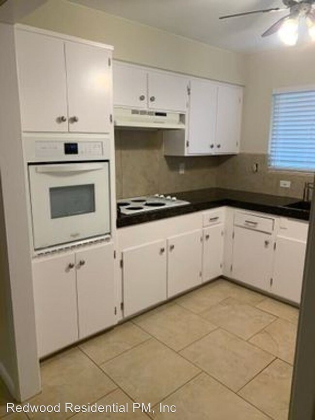 Building Photo - 4 br, 2 bath Apartment - 2143 Mission Blvd