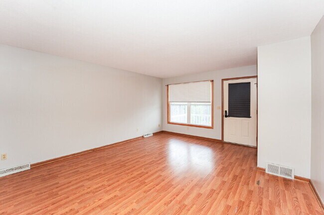 Foto del edificio - 6505 Snow Rd