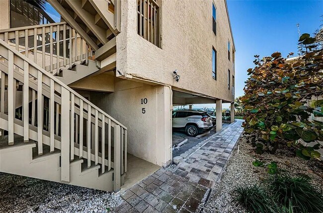 Building Photo - Beachfront Paradise in Indian Shores – Stunning Gulf & Intracoastal Views! 3bed|2bath