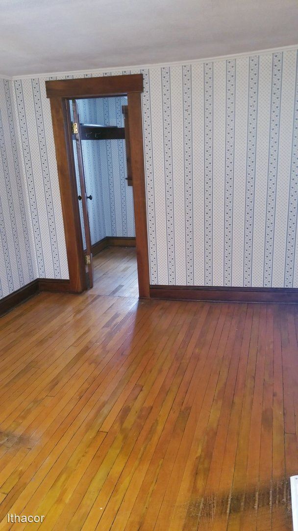 Foto del edificio - 4 br, 1.5 bath House - 15 Broadway Ave