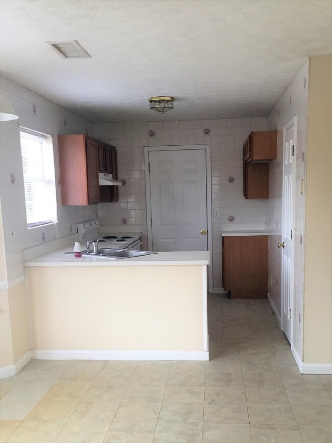 Building Photo - 109 Shandon Ln