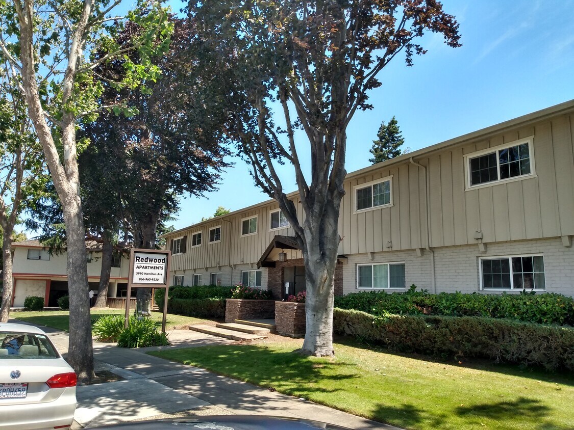 Primary Photo - 1610 Cloverdale Ln