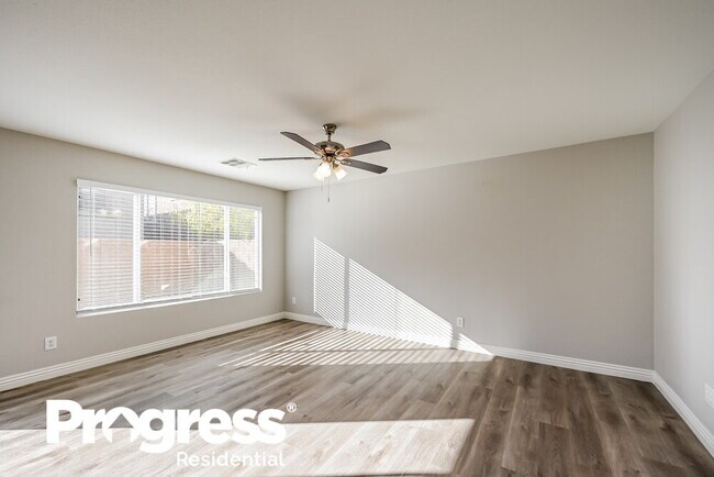Foto del edificio - 7967 Carmel Heights Ave