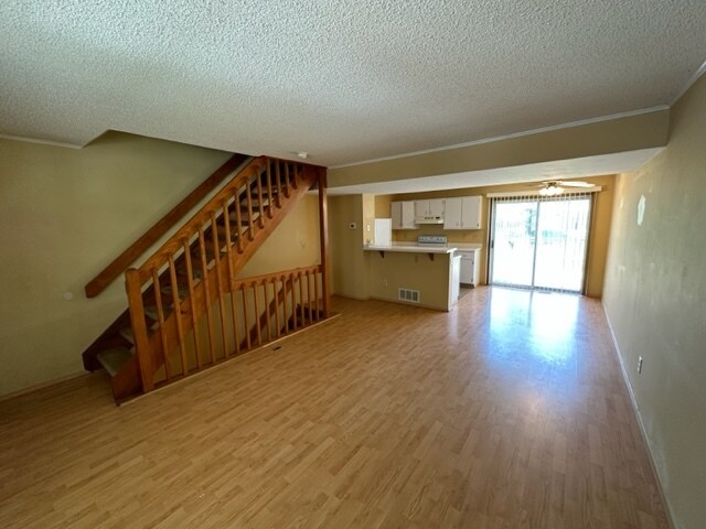 Building Photo - 4933 Singleton Dr