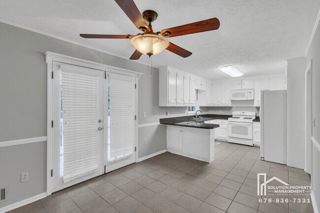 Foto del edificio - 4899 Raven Way NE