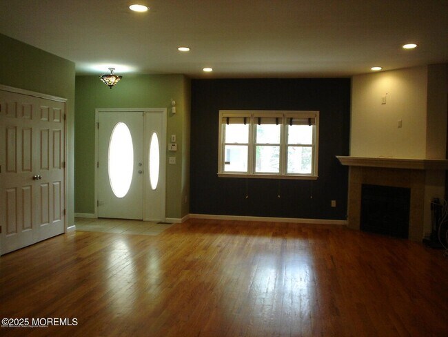 Building Photo - 18 Stuyvesant Rd