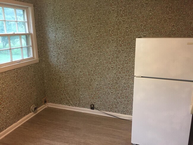 Building Photo - 307 Shaw St