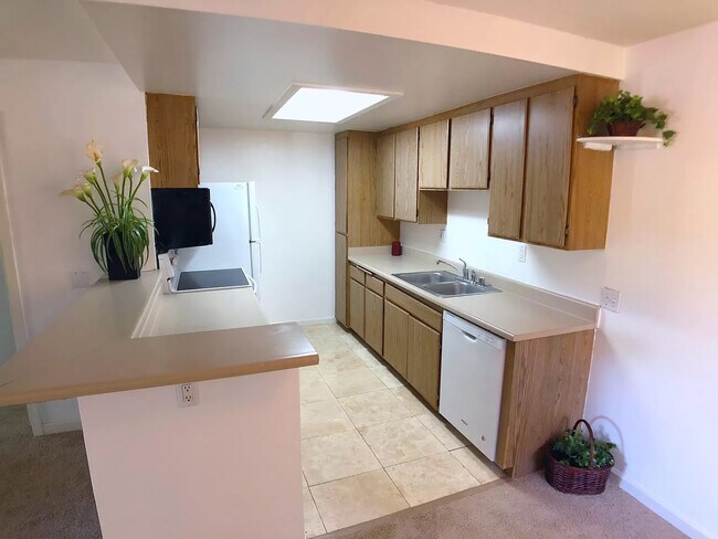 Building Photo - 219 Woodland Pky