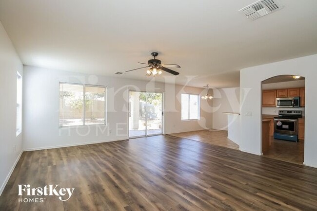 Building Photo - 31238 N Cactus Dr