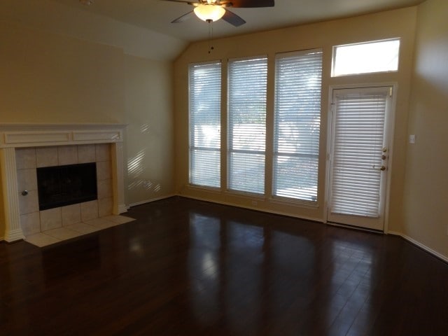 Foto del edificio - 5433 Crystal Ct