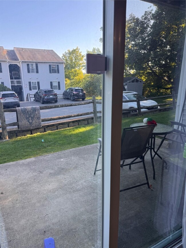 Foto del edificio - 5 Lexington Hills Rd