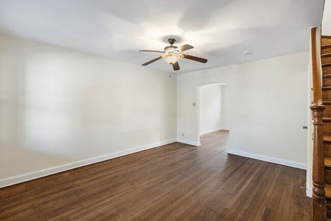 Foto del edificio - Capitol Hill Townhome | 3 Bed | 2 Bath | 1,350 Sf | Fenced-In Backyard