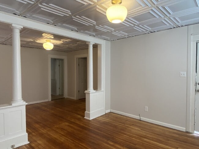 Foto del edificio - 104 3rd Ave