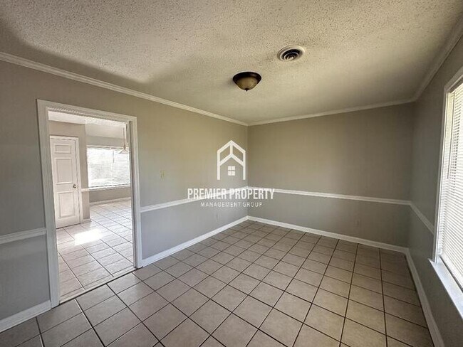 Foto del edificio - 3482 Kirby Terrace Dr