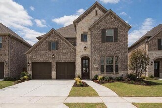 Building Photo - 703 Thoroughbred Ave