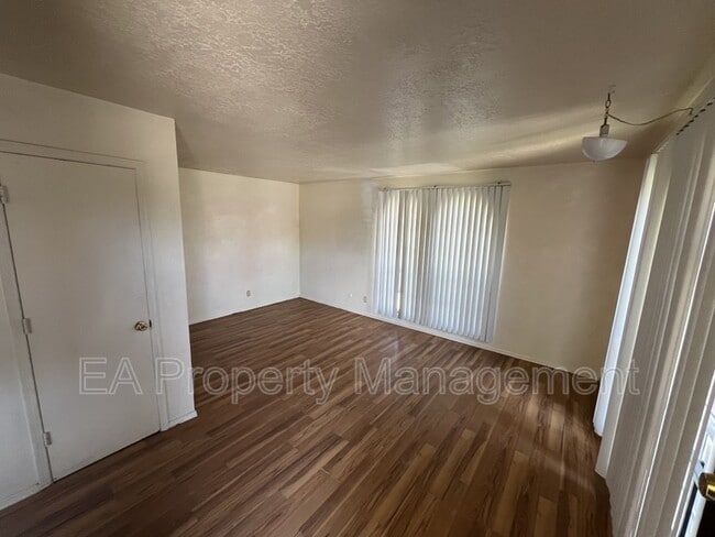 Building Photo - 12200 Candelaria Rd NE