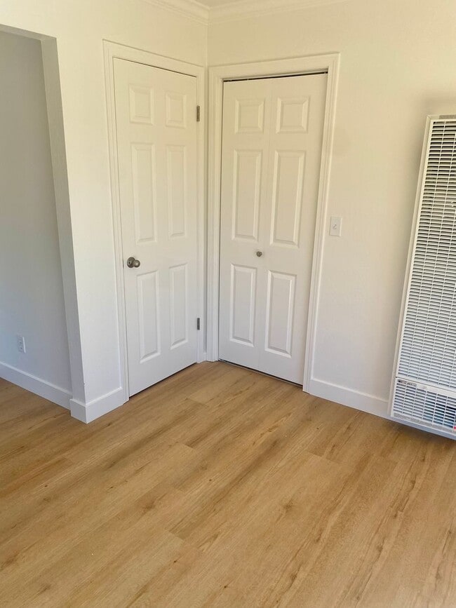 Building Photo - Castro Valley 2BD/1.5BA, 2 Story Duplex with Shared Garage