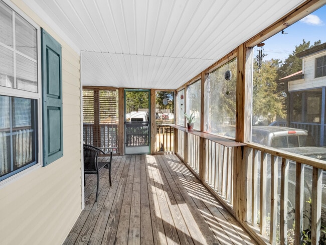 Building Photo - 1449 Suncrest St