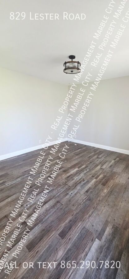 Foto del edificio - 829 Lester Rd