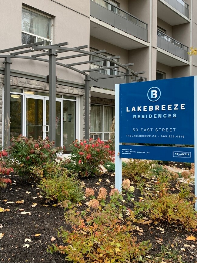 Building Photo - Lakebreeze Residences