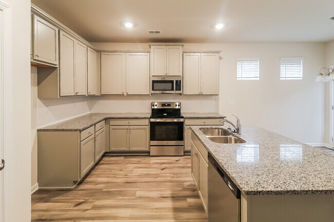 Foto del edificio - 2870 Saratoga Lake Vw, Decatur, GA