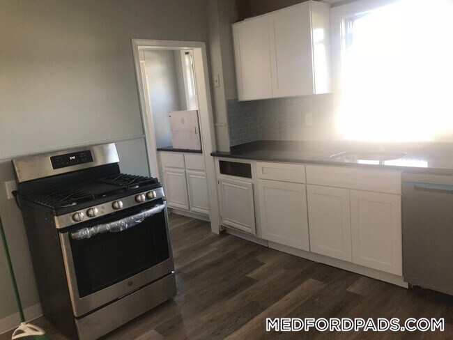 Foto del edificio - 58 Buzzell Ln