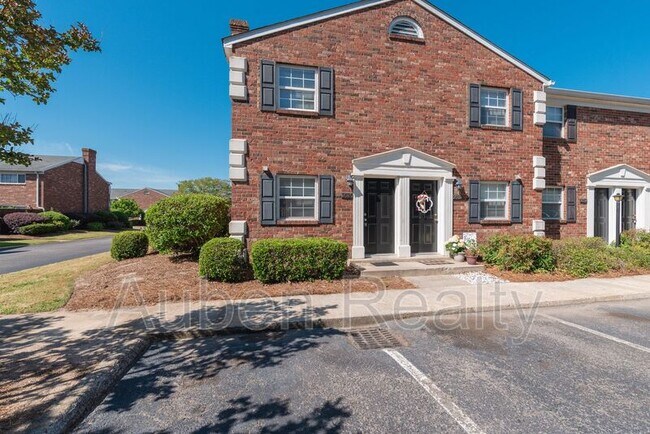 Building Photo - 2630 Coventry Rd