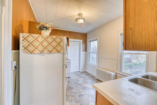 Building Photo - 43 S Remsen Ave