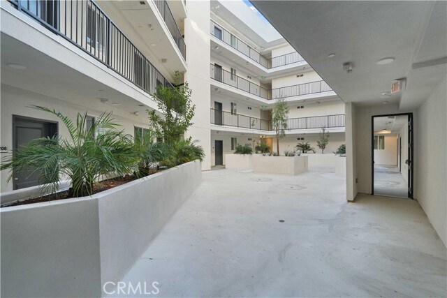Foto del edificio - 8750 Sepulveda Blvd
