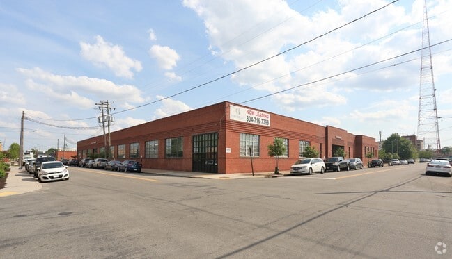 Building Photo - Courtyard Lofts
