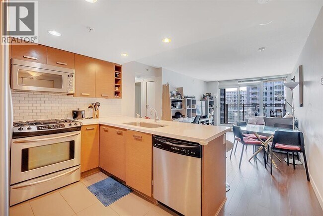 Building Photo - 8033 Saba Rd