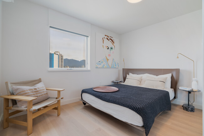 1C Bedroom - Muro