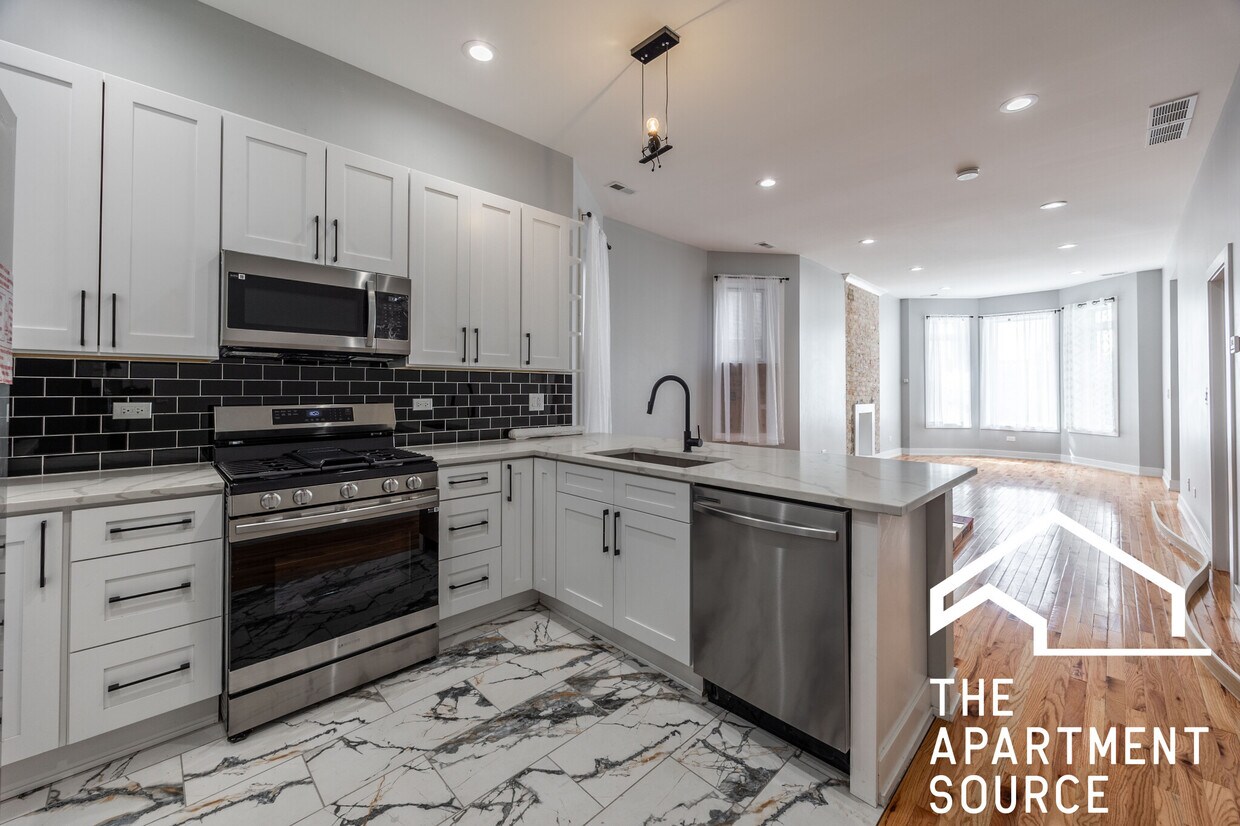 Foto principal - 3328 W Congress Pkwy