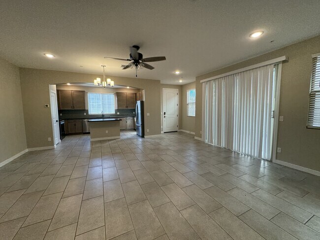 Foto del edificio - 1784 N 208th Ave