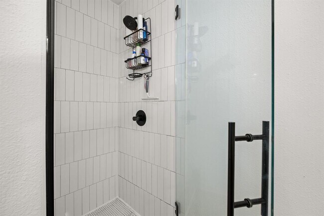 Foto del edificio - 8200 Dunn St