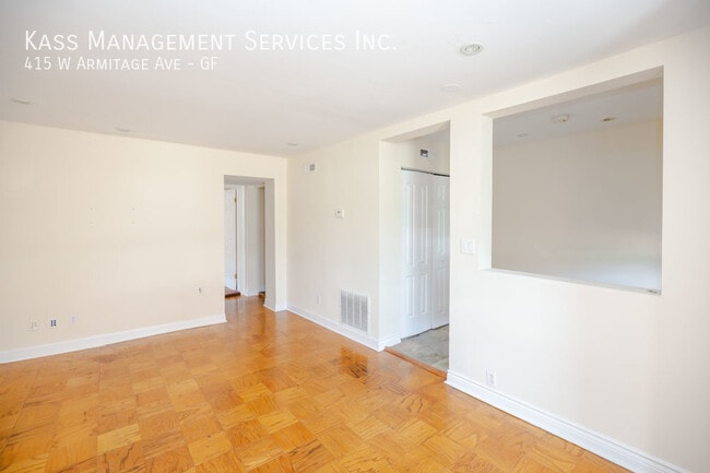 Building Photo - 415 W Armitage Ave