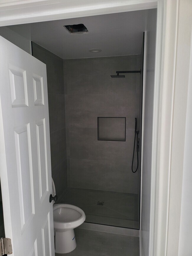 Foto del edificio - 3501 Dahlia Ave