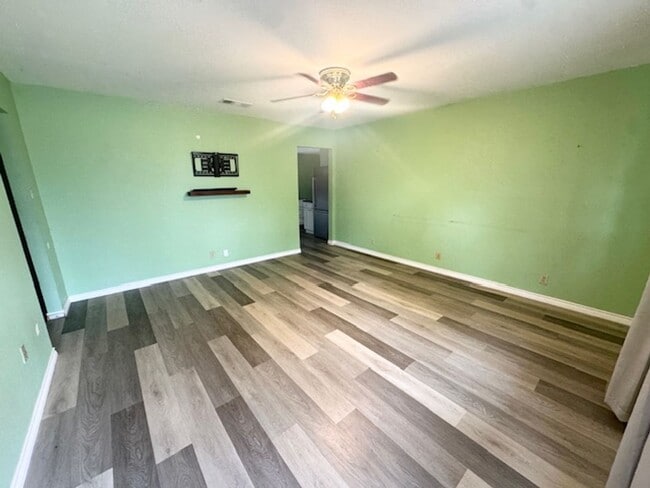 Foto del edificio - Cozy 3/1.5 Ready To Rent ASAP
