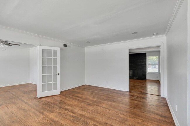 Foto del edificio - 6609 Walnut Hill Ln