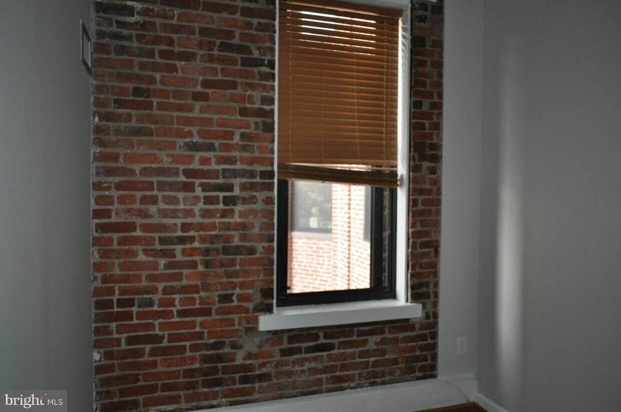 Primary Photo - 1615 Q St NW