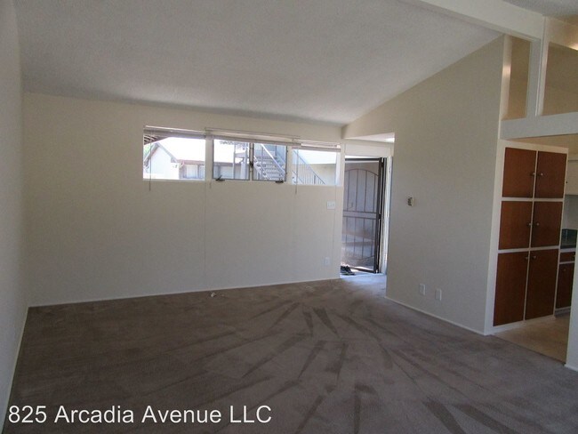 Building Photo - 527 N Hollenbeck Ave
