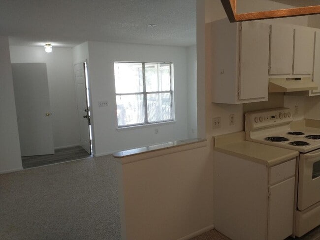 Building Photo - 1600 Big Tree Rd