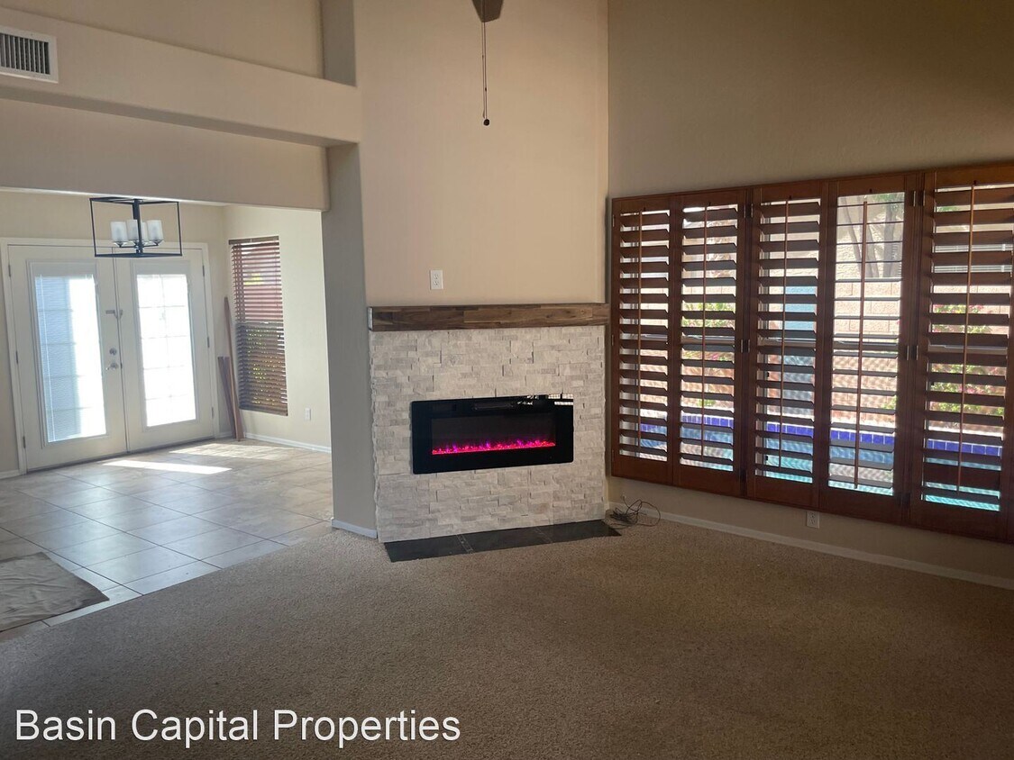 Primary Photo - 3 br, 2.5 bath House - 506 E Utopia Rd