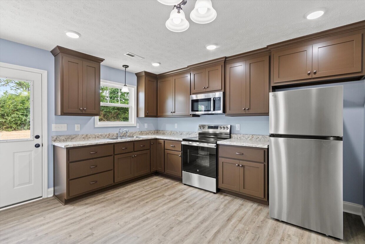 Foto principal - FIRST MONTH RENT FREE! BRAND NEW CONSTRUCT...