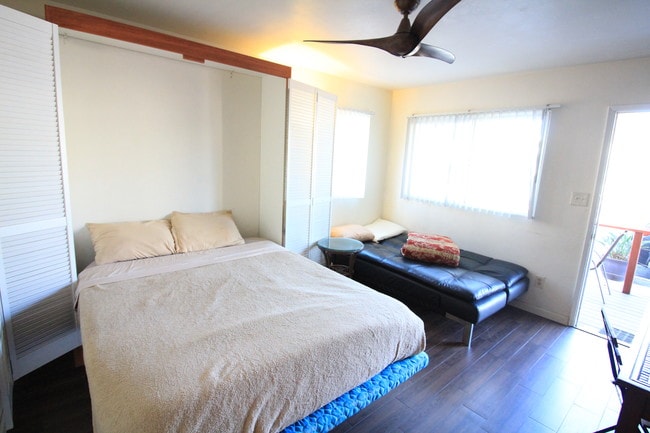 Building Photo - 2826 Mission Blvd